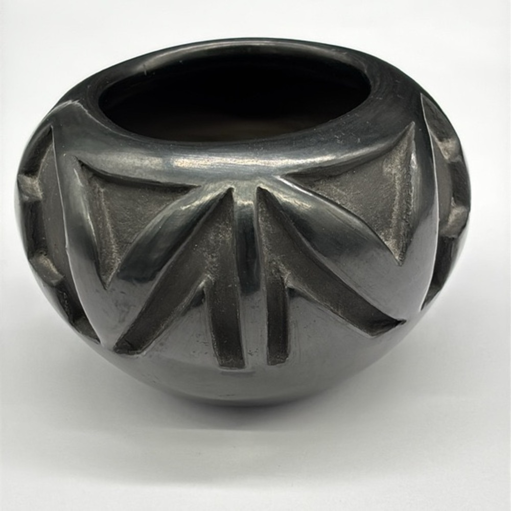 Glenda & Flora Naranjo Santa Clara Pueblo Blackware Bowl